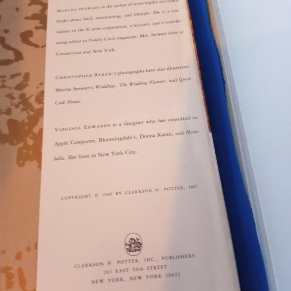 MARTHA STEWART'S CHRISTMAS ENTERTAINING DECORATING AND GIVING 1989 - Picture 4 of 7